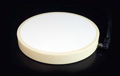 Porous ceramics, composed of microscopic holes, are suitable for suction adhesion of workpieces like thin wafers and films.